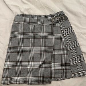 Brandy Melville plaid skirt